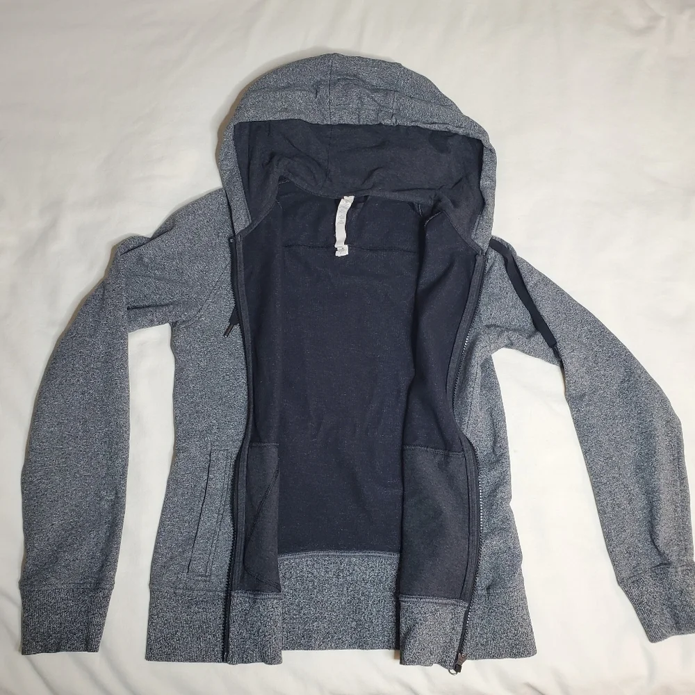 Lululemon Women's Zipup Hoodie - Picture 2 of 11
